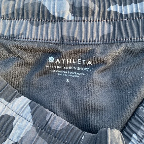 Athleta Racer Run Shorts 4” size Small - Picture 2 of 4